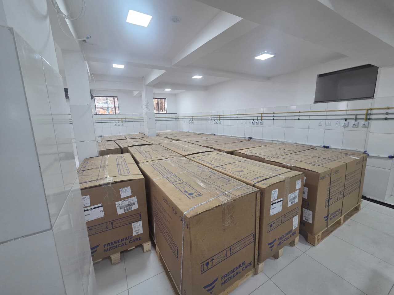 Centro de Hemodiálise está em fase final de acabamento, e Hospital de Santos Dumont projeta funcionamento para janeiro de 2026